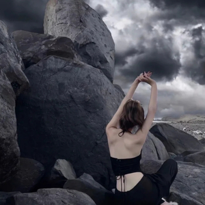 老公弄我一边干一边说粗话电影
